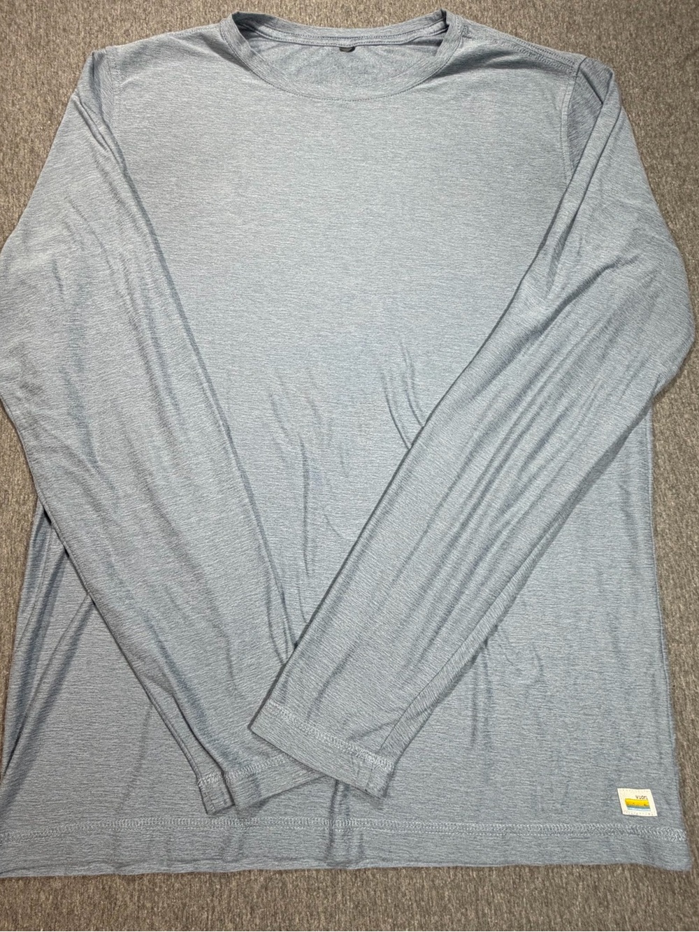 Vuori Men's Long Sleeve Crew in Heather Gray Blue Med/Large Strato Tech